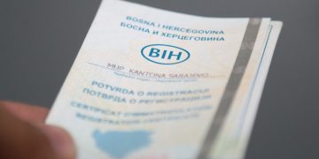 Naknada štete od nepoznatog vozila: Što ako ste prisiljeni sletjeti s ceste da biste izbjegli sudar?!