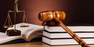 Doc.dr.Esad Hrvačić, Razlozi, postupak i nadležnost redovnog i vanrednog brisanja privrednog društva iz sudskog registra